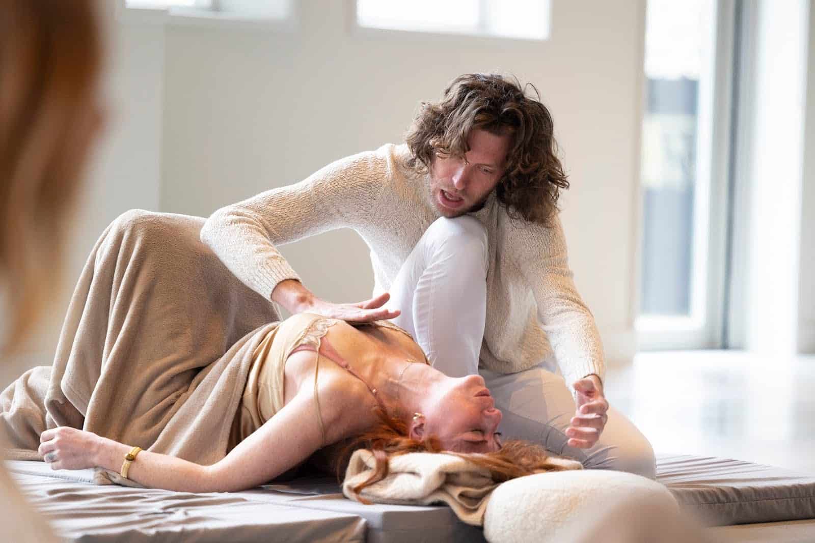 Ontdek de kracht van Kundalini-energie en innerlijke transformatie.